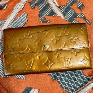 LV Bronze (dark gold) Vernis with heat transfer